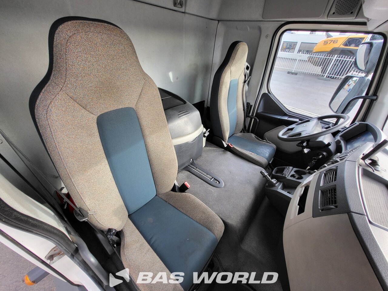 Other : Volvo FL 210 Box body truck