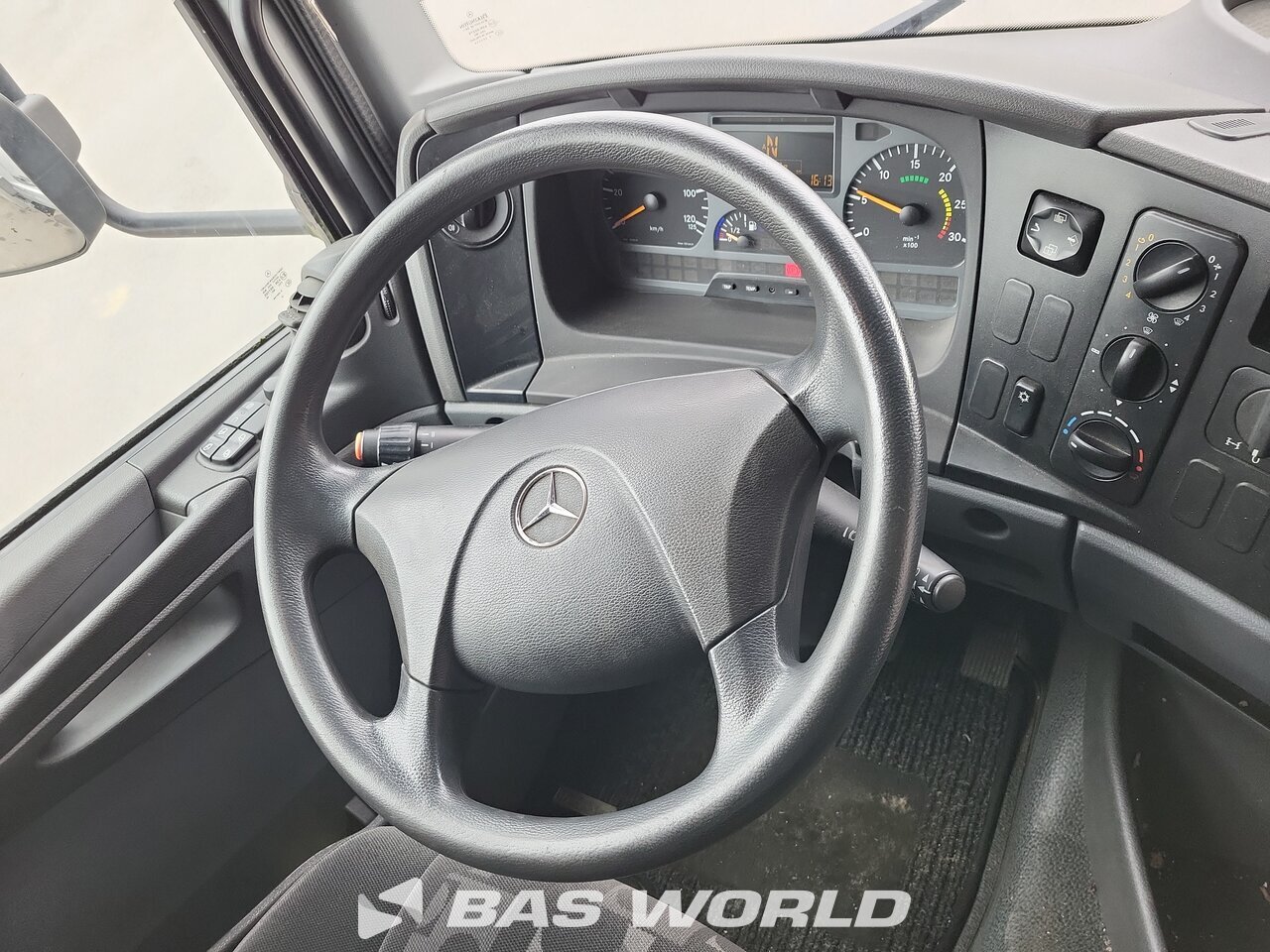 Other : Mercedes Atego 1524 Curtainside Truck