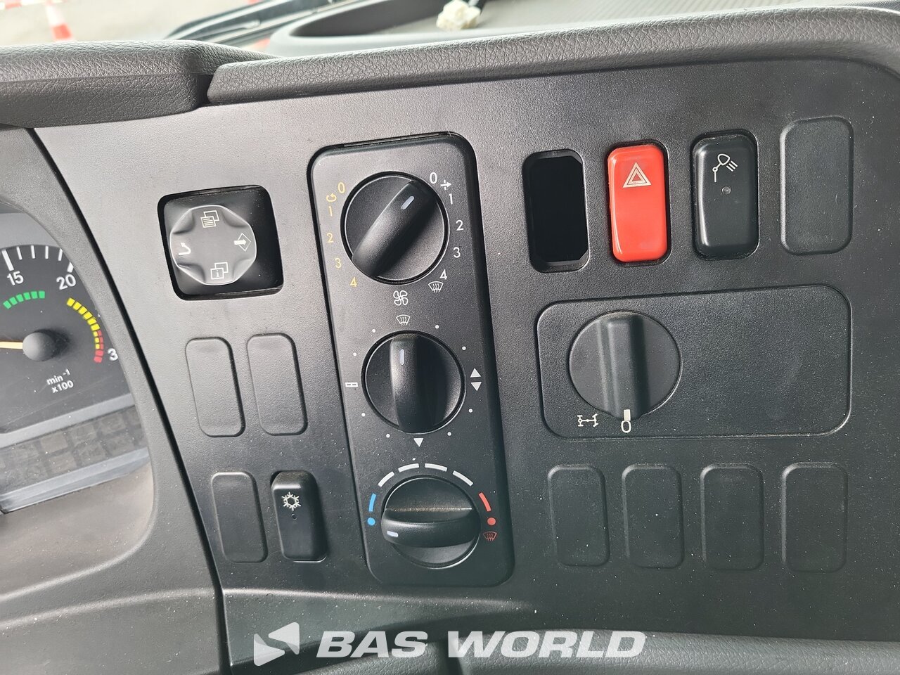 Other : Mercedes Atego 1524 Curtainside Truck