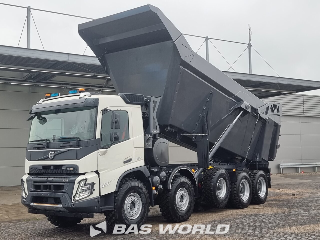 Full-up FMx, Volvo FMX 6x6 tractor unit & its tipping trail…