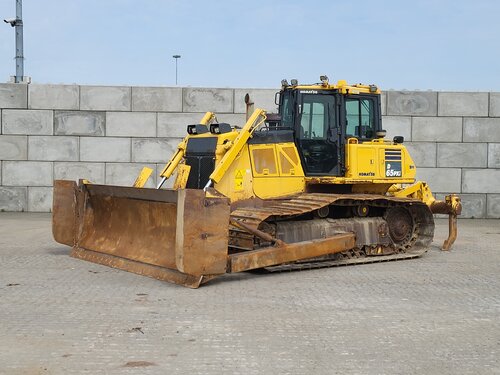 Komatsu D65 PXi -18 Dozer cingolati