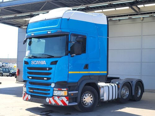  R490 6X2 Vetopöytäauto