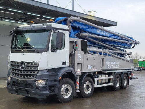 Mercedes Arocs 4151 8X4 Bonneux Pompa do betonu