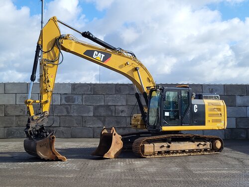 Caterpillar 326 F L حفارة مجنزرة