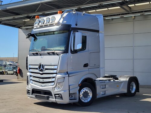 Mercedes Actros 1963 4X2 Trekker