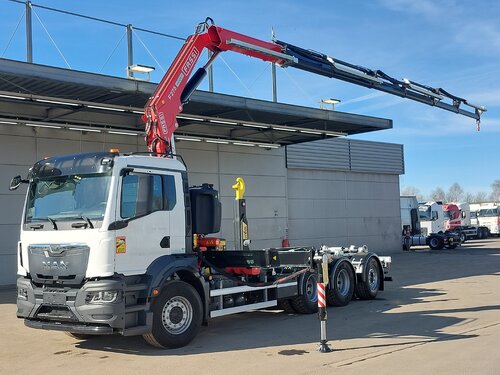 MAN TGS 35.480 8X4 Hyva Kamion s kukom za podizanje tereta