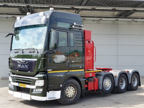 MAN TGX 42.580 8X4 Trækker