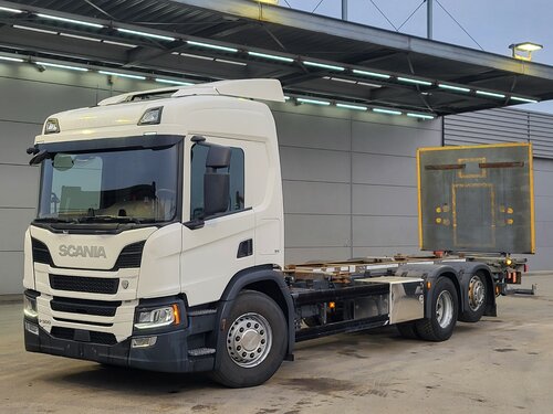 P500 6X2 Camion à Caisse Mobile