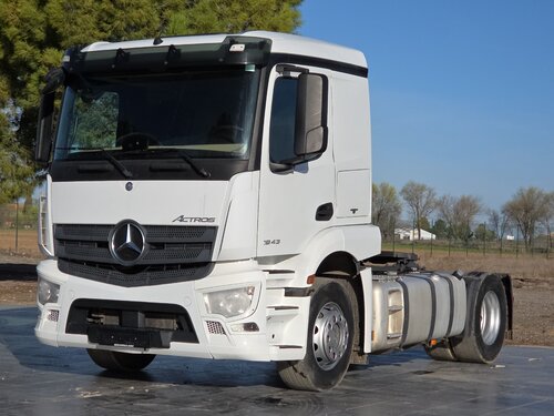 Mercedes Actros 1843 4X2 Тягач