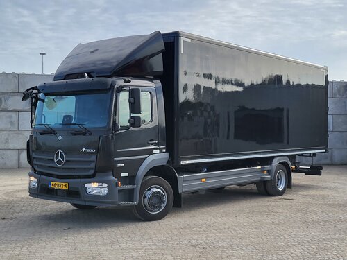 Mercedes Atego 1218 4X2 Junge Kassebil