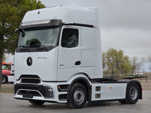 Mercedes Actros 1853 4X2 Trekker