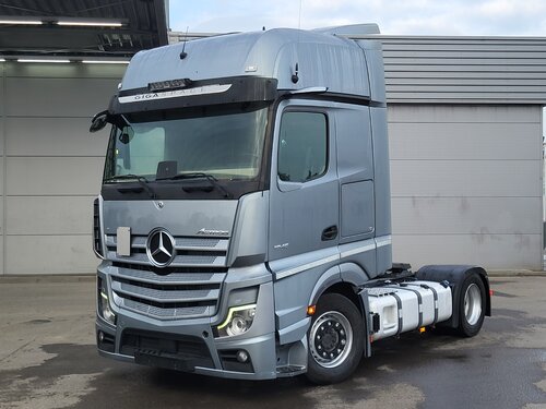 Mercedes Actros 1945 4X2 Tractor