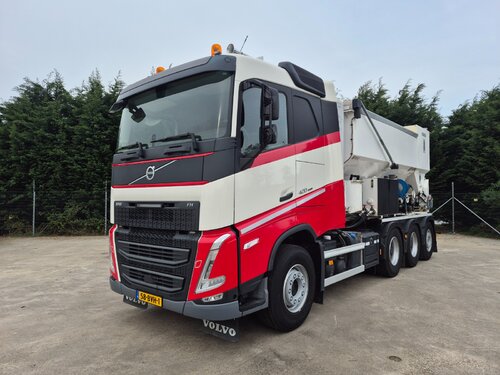 Volvo FH 420 8X4 CEMENTECH Camion betoniera