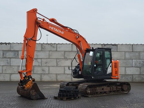 Hitachi ZX135 US-6 Bæltegravere