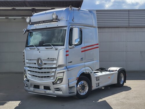 Mercedes Actros 1963 4X2 Trekker