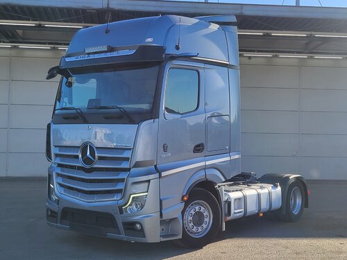 Mercedes Actros 1945 4X2 Trekker