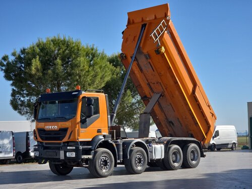 Iveco Trakker 450 8X4 MEILLER Kiper