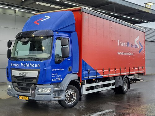 DAF LF 210 4X2 Van Berkum Curtainside Truck