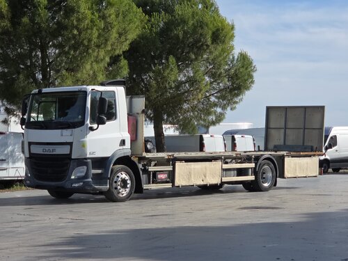 DAF CF 290 4X2 شاحنات مسطحة