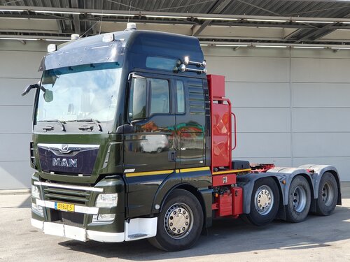 MAN TGX 42.580 8X4 Vetopöytäauto