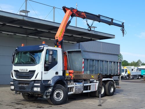 Iveco EuroTrakker 410pk 6X4 Palfinger hooklift truck