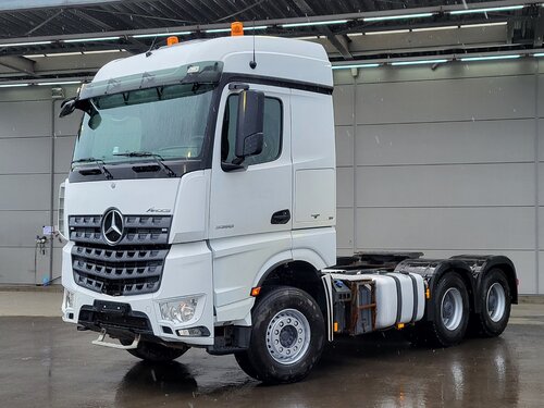 Mercedes Arocs 3358 6X4 Тягач