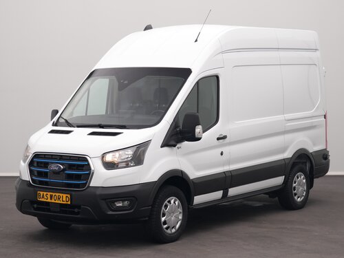 Ford e-Transit 184pk Closed box van