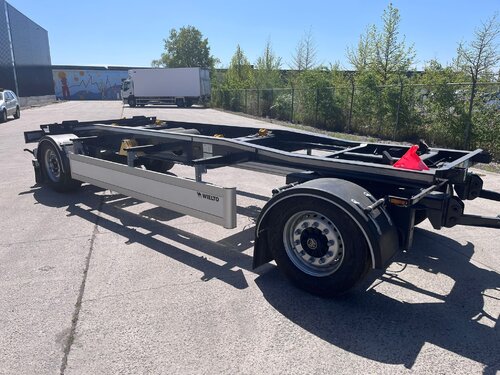 Wielton PS-2 Konttialustan puoliperävaunu
