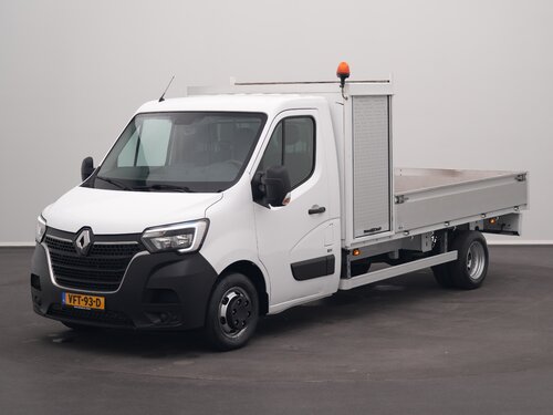 Renault مفتوح