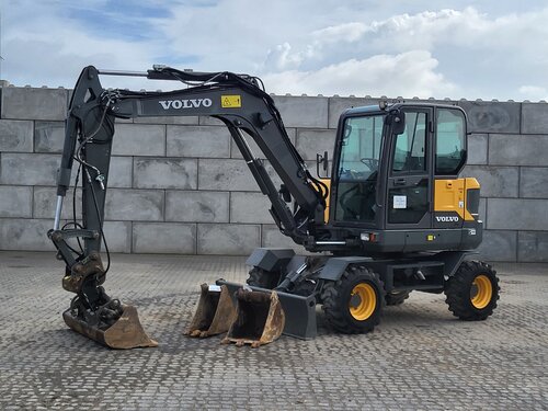 Volvo EW60 E Excavator cu roți