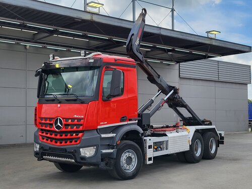 Mercedes Arocs 2648 6X4 Hiab kroghejs lastbil